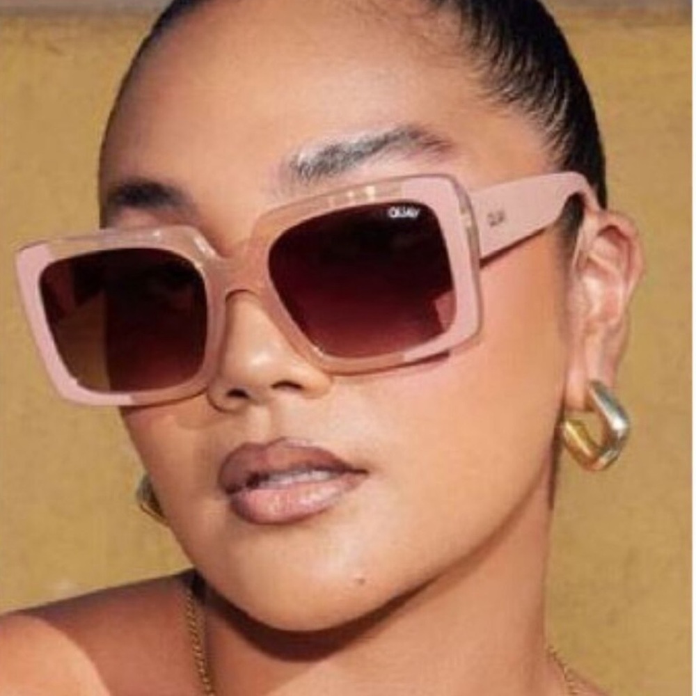 QUAY AUSTRALIA Pink Oversized Sunglasses Total Vibe 125